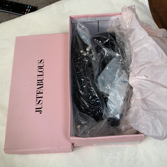 Just Fab flats- size 6, brand new, never worn, still in original box. - Picture 8 of 8